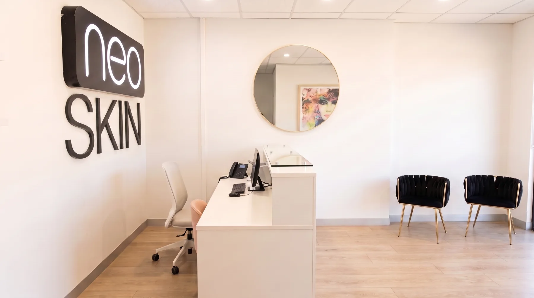 neoSKiN front desk and clinic reception area